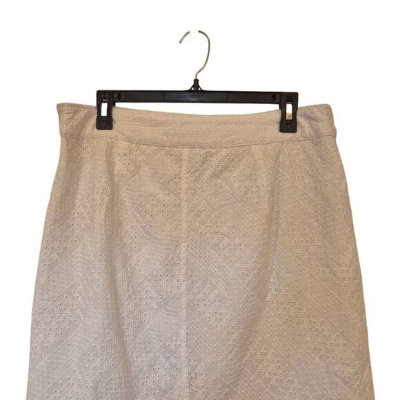 Liz Claiborne Women's White Cotton Eyelet Lined Straight Pencil Skirt - Picture 2 of 8